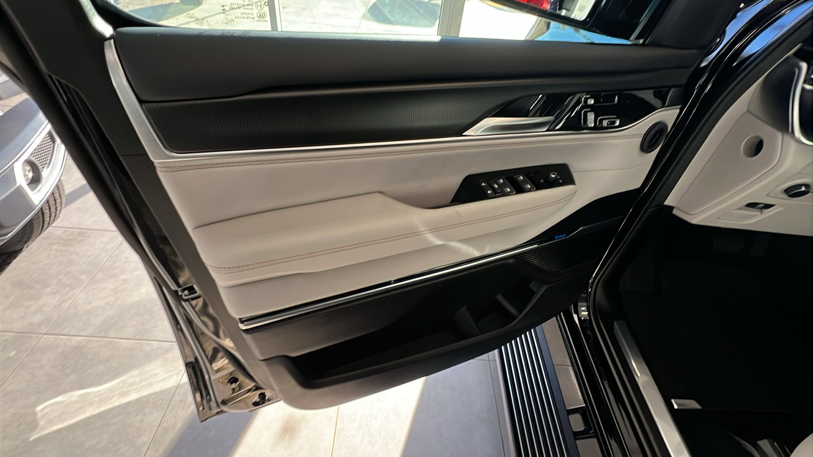 New 2026 Jeep Grand Wagoneer Summit image 13