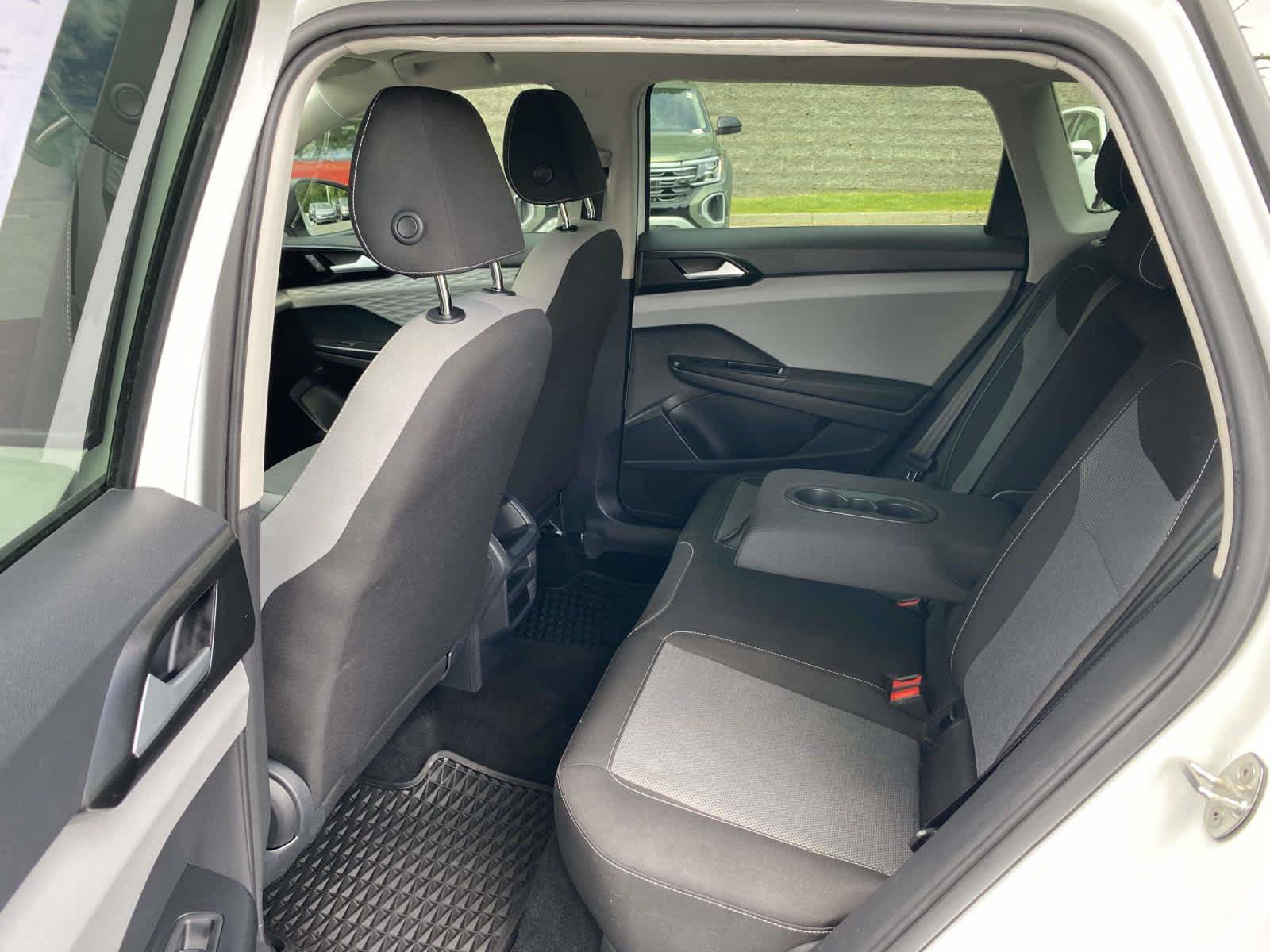Certified 2022 Volkswagen Taos S FWD image 21