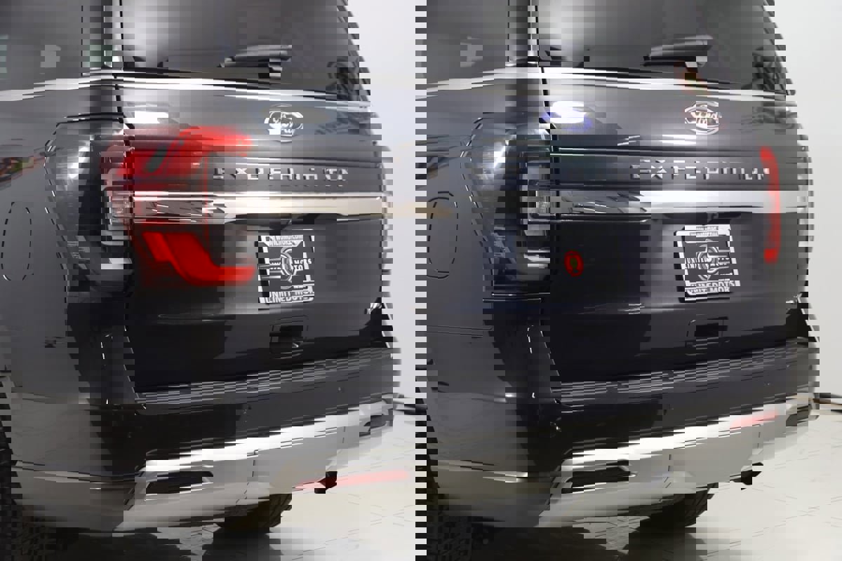 Used 2022 Ford Expedition Max Limited image 25