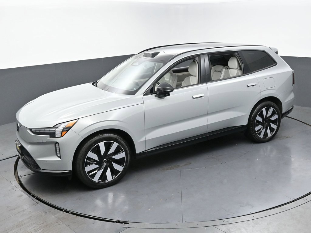 Used 2025 Volvo EX90 Ultra image 41