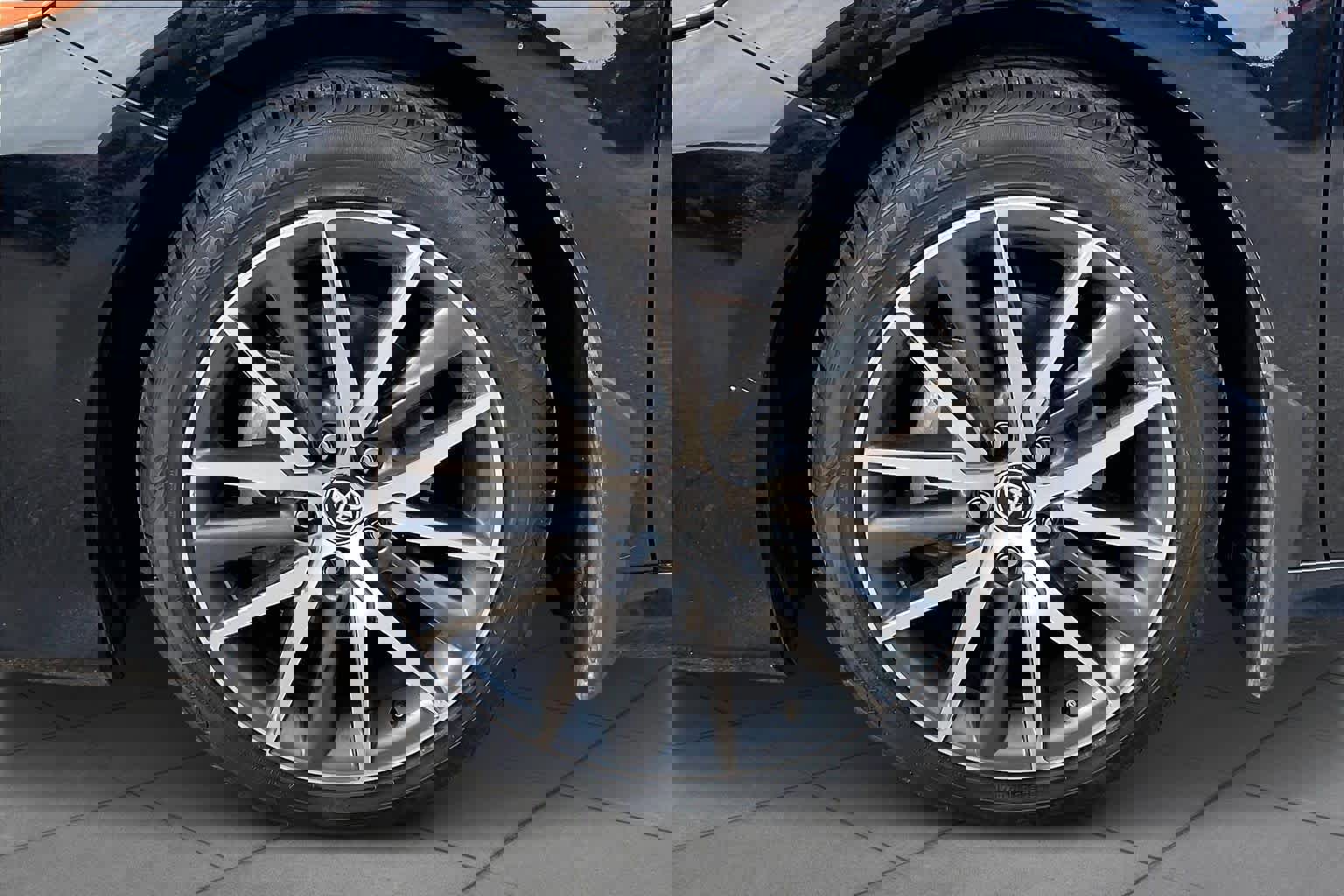 Used 2024 Toyota Camry XLE w/ Navigation Package image 11