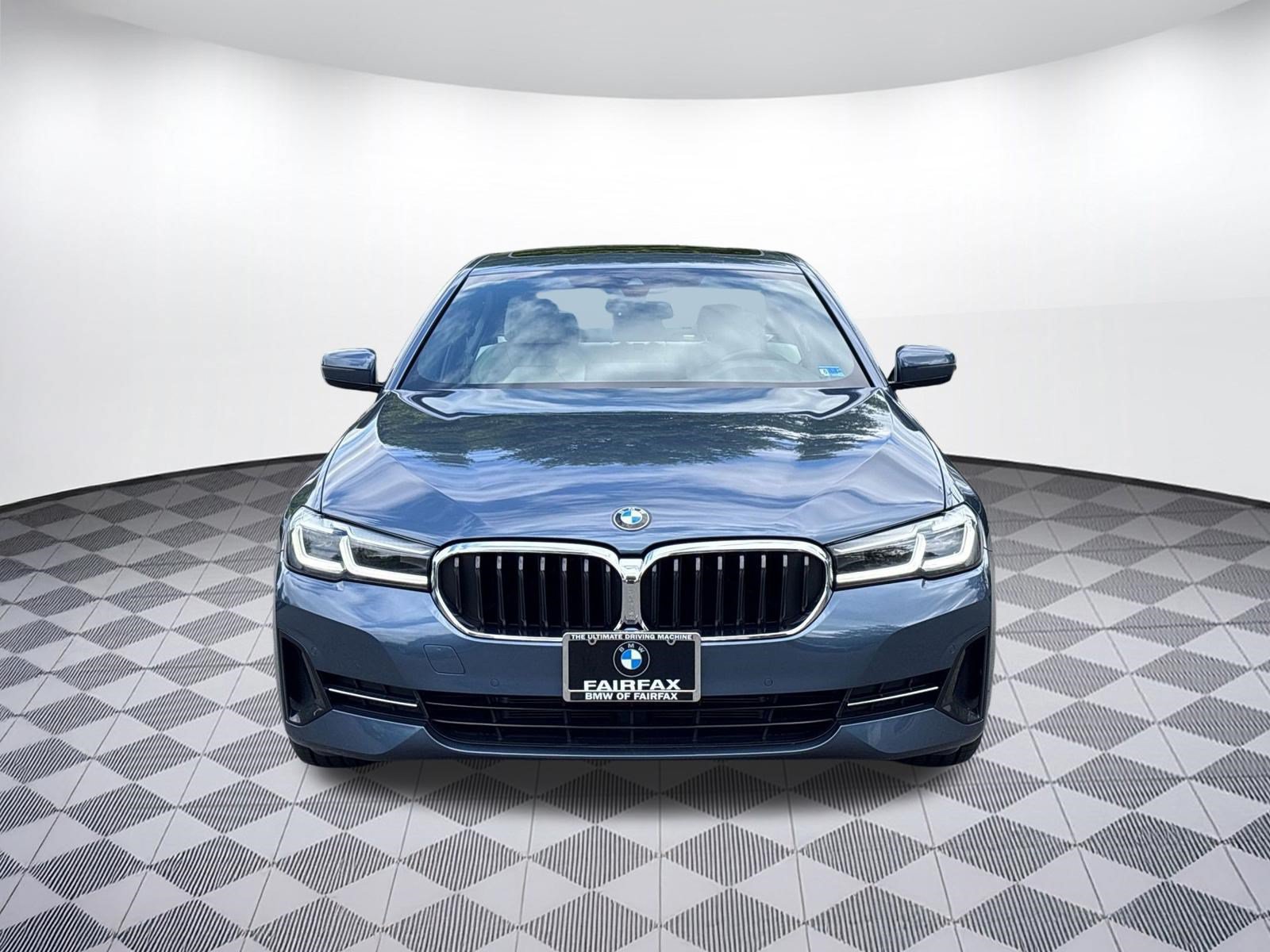 Used 2023 BMW 530i xDrive w/ Premium Package AWD/4WD image 5