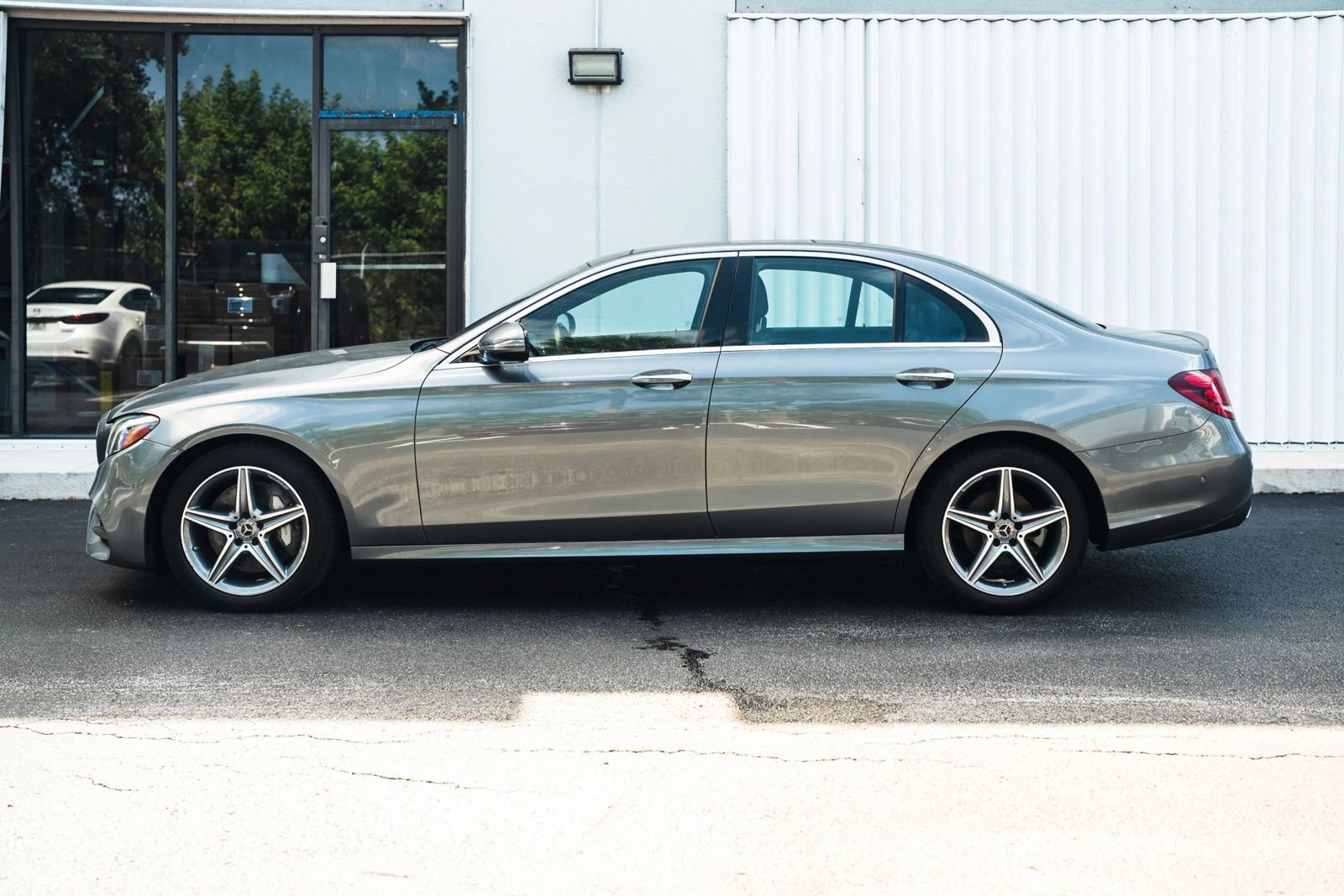 Used 2018 Mercedes-Benz E 300 4MATIC image 5