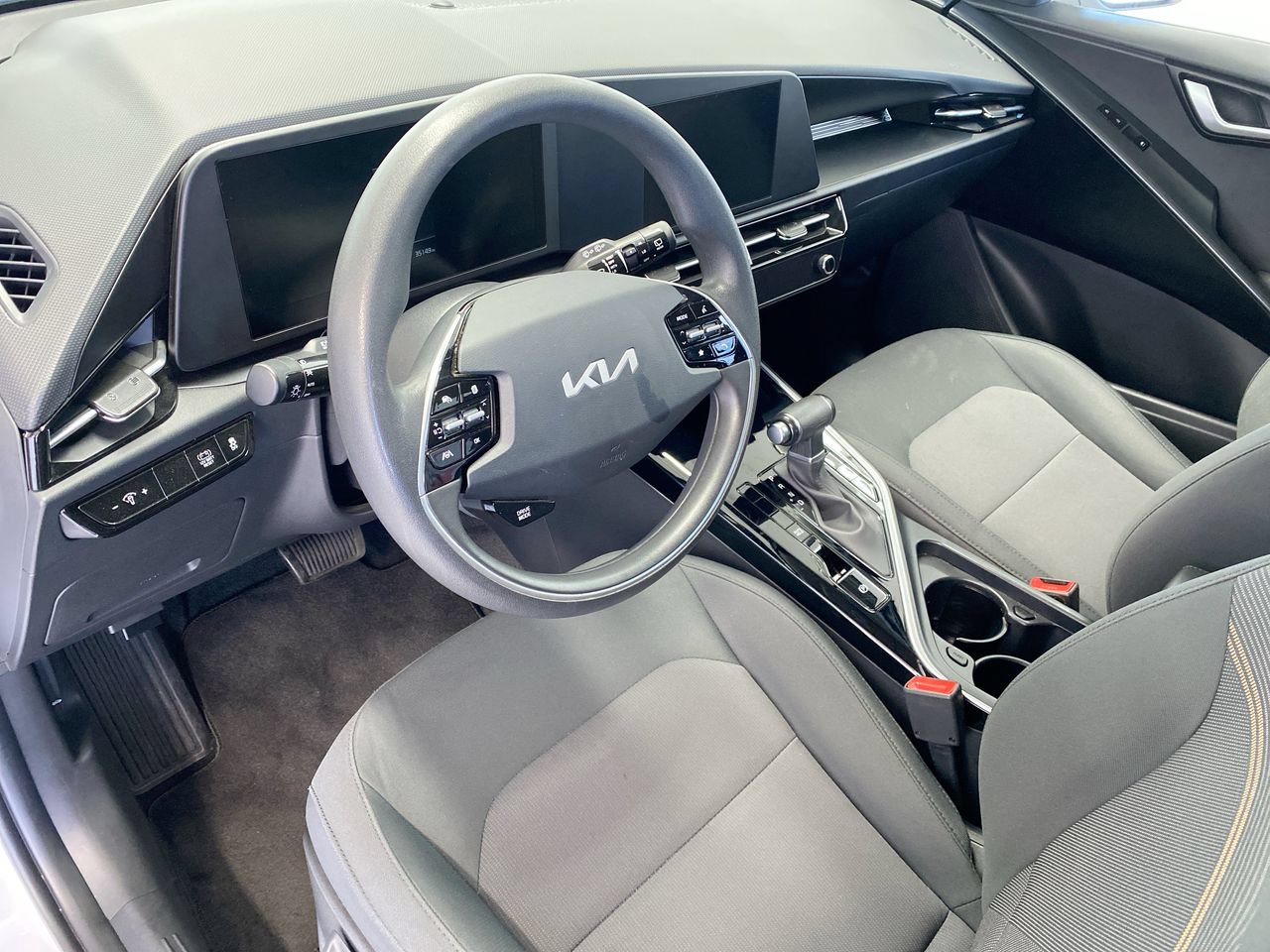 Certified 2025 Kia Niro LX FWD image 20
