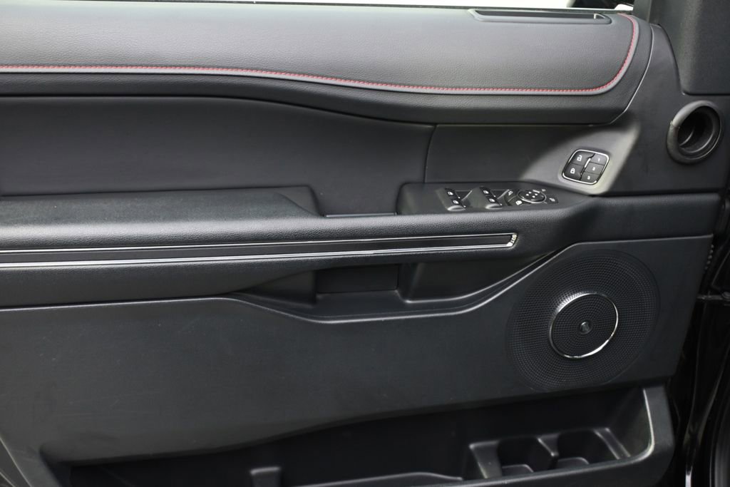 Used 2022 Ford Expedition Max Limited image 23