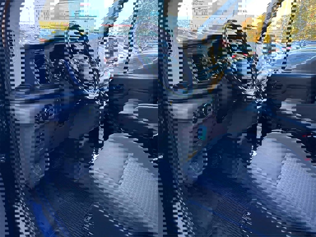 Used 2022 Ford Transit 250 image 11