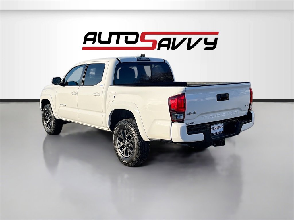Used 2022 Toyota Tacoma SR5 w/ Technology Package image 5