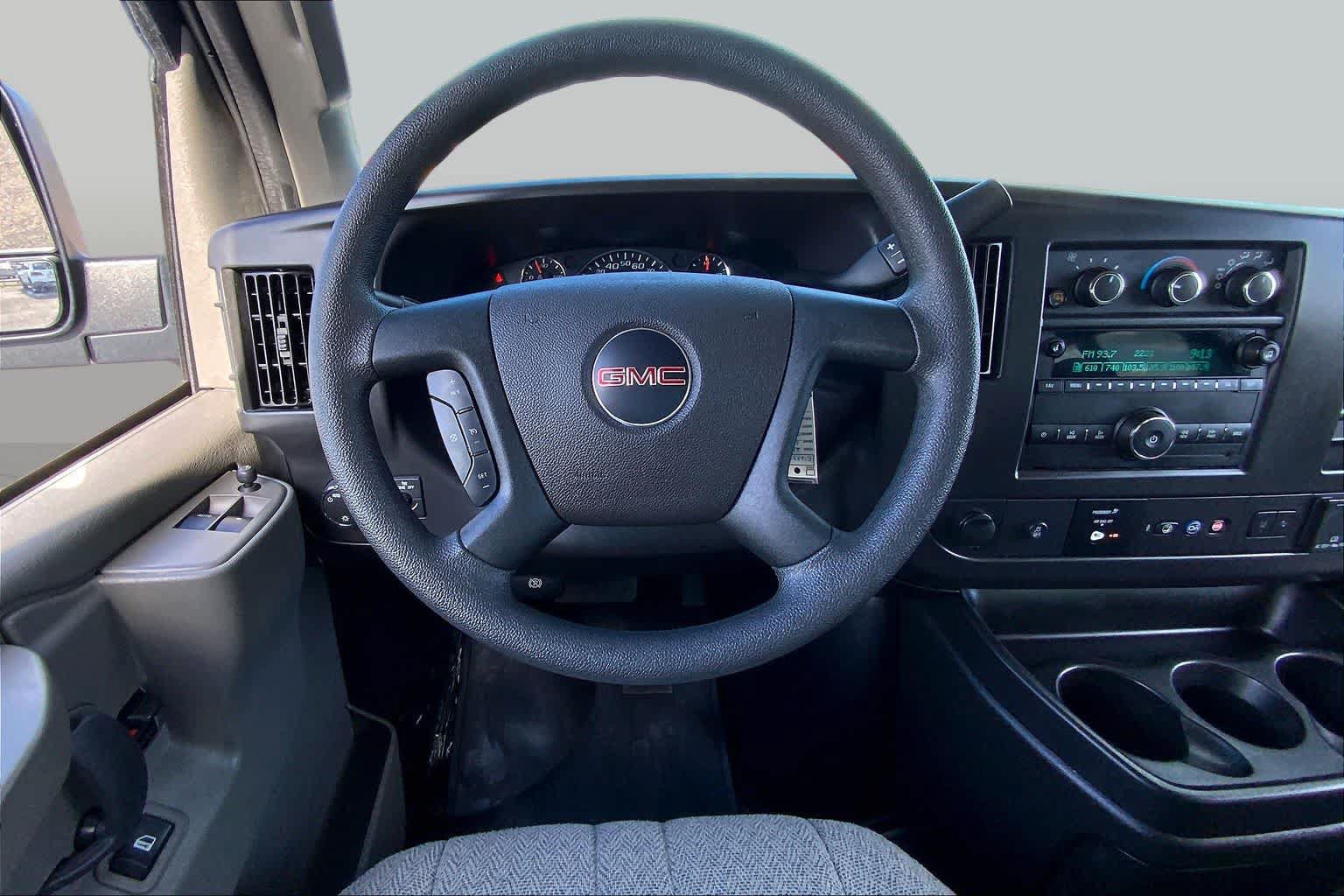 Used 2025 GMC Savana 3500 LT RWD image 6