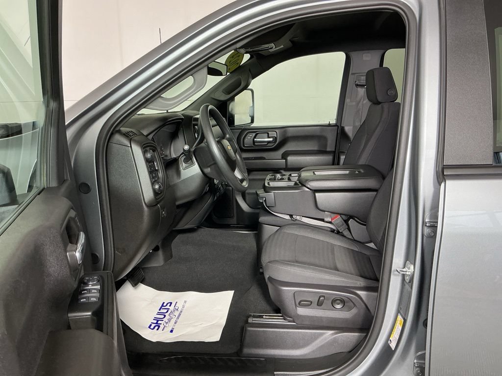 Used 2024 Chevrolet Silverado 2500 Custom w/ Custom Convenience Package AWD/4WD image 16