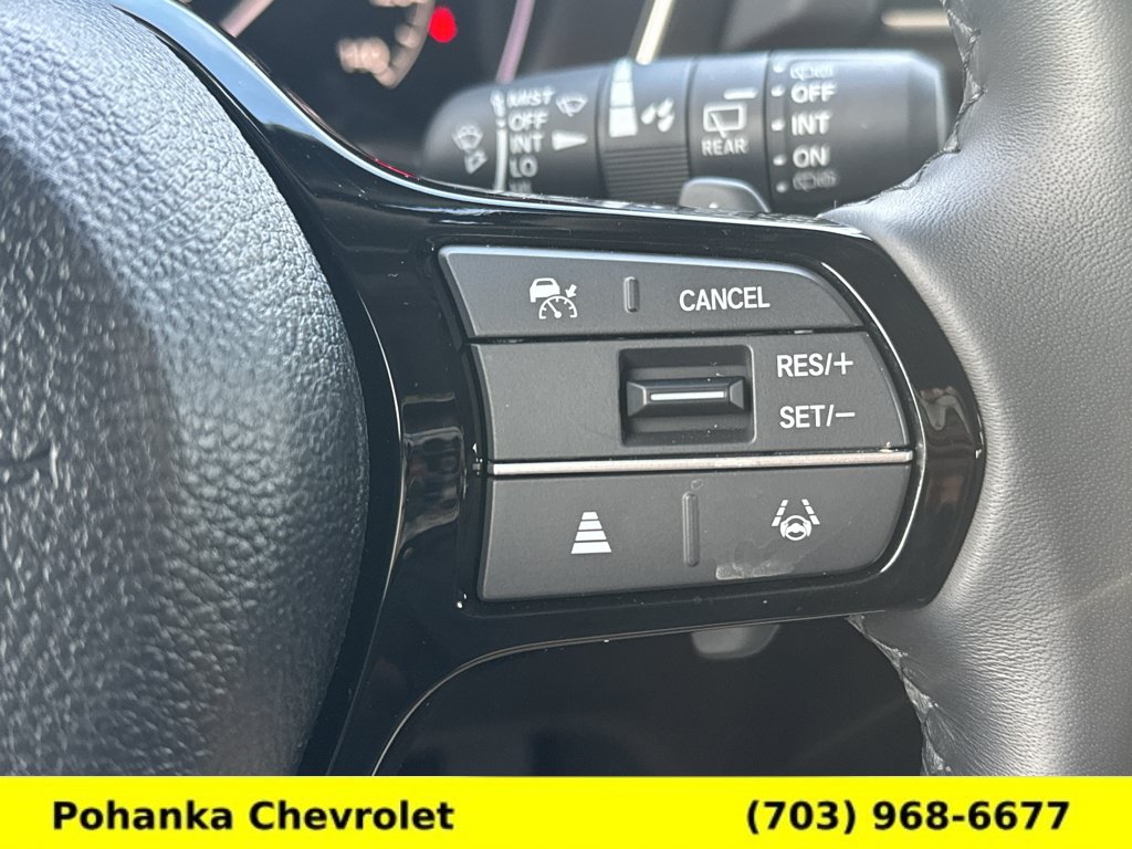 Used 2025 Honda Pilot Touring image 13