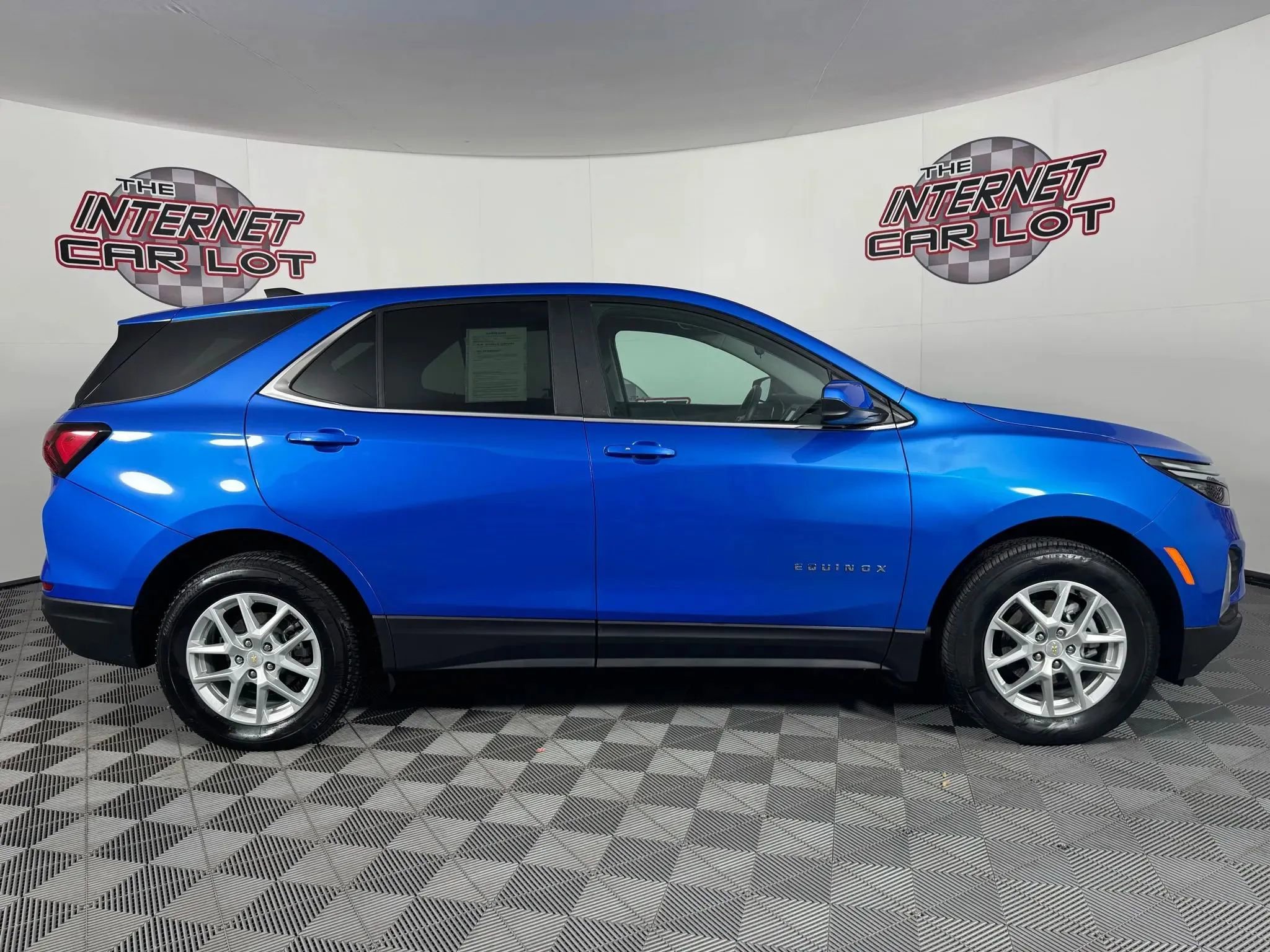 Used 2024 Chevrolet Equinox LT image 8