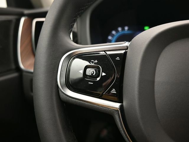 Used 2023 Volvo XC60 B6 Ultimate w/ Protection Package Premier image 26