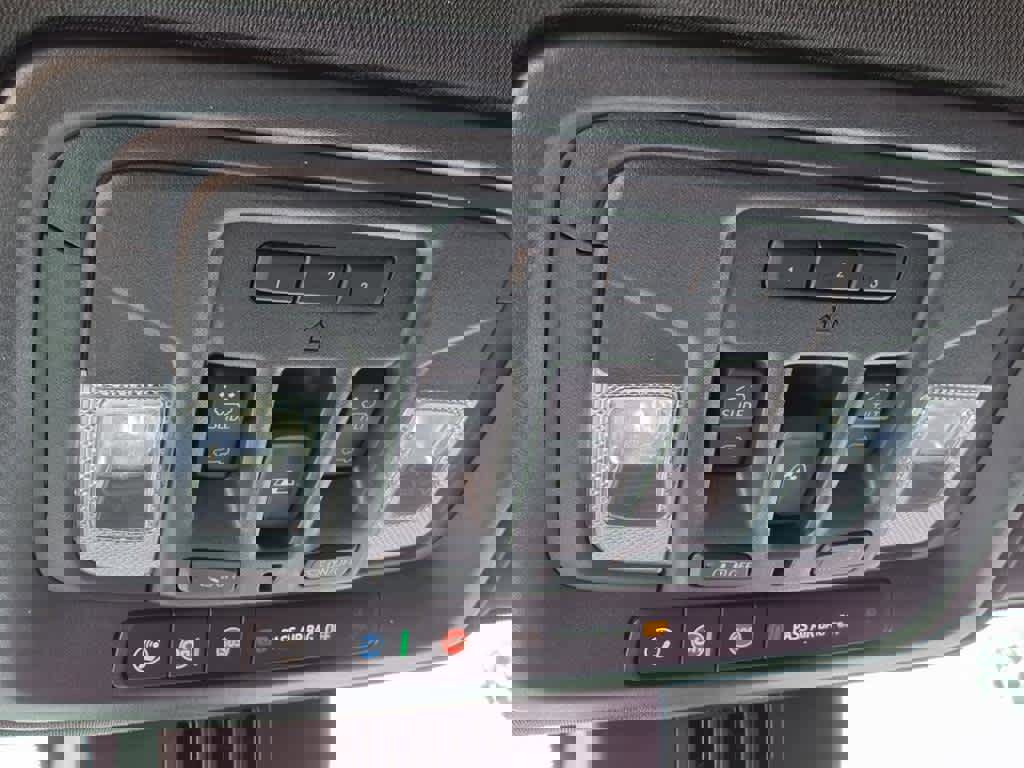 Used 2022 Chevrolet Silverado 1500 High Country w/ High Country Premium Package image 17