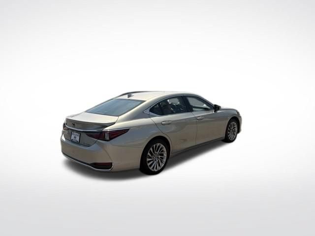 Used 2022 Lexus ES 300h Ultra Luxury w/ Accessory Package 2 FWD image 3