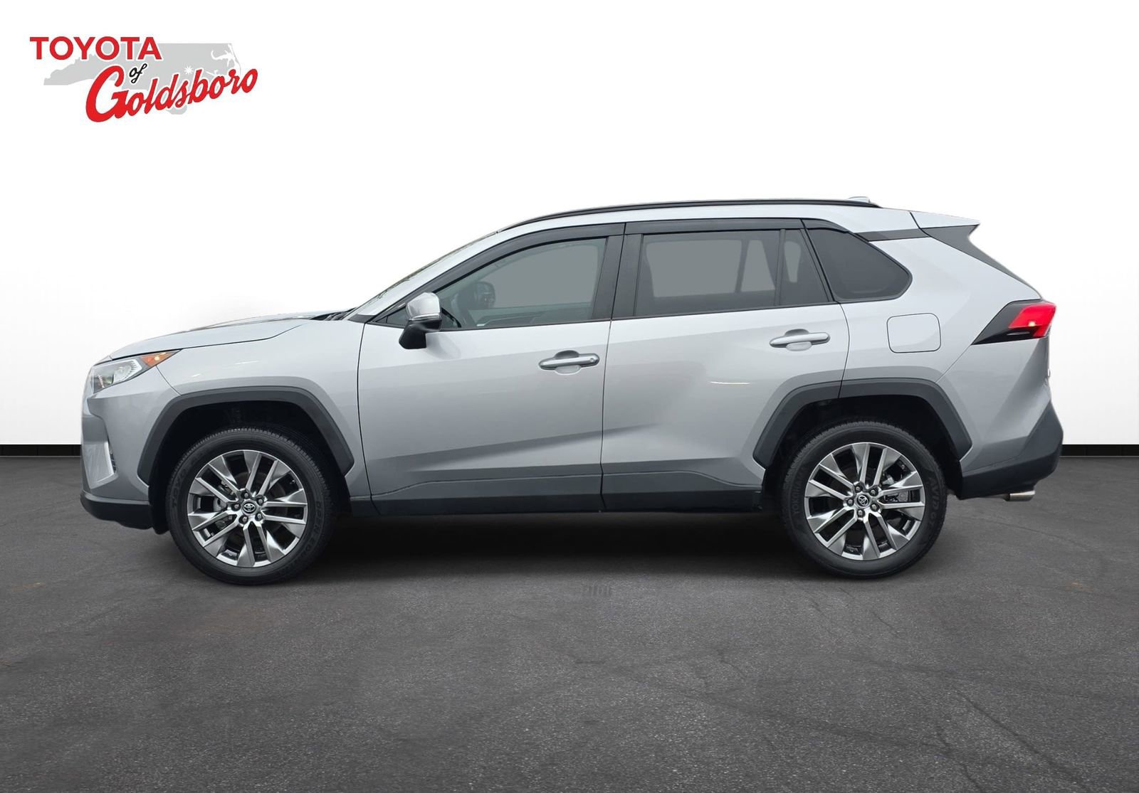 Used 2019 Toyota RAV4 XLE Premium image 8