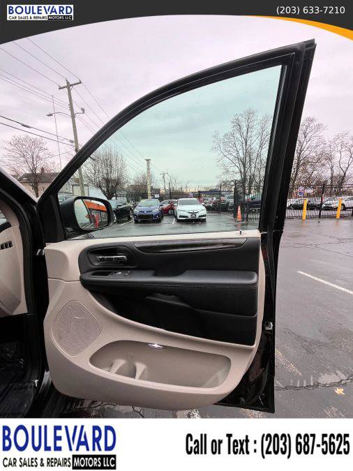 Used 2017 Dodge Grand Caravan SE w/ Power Window Group image 10