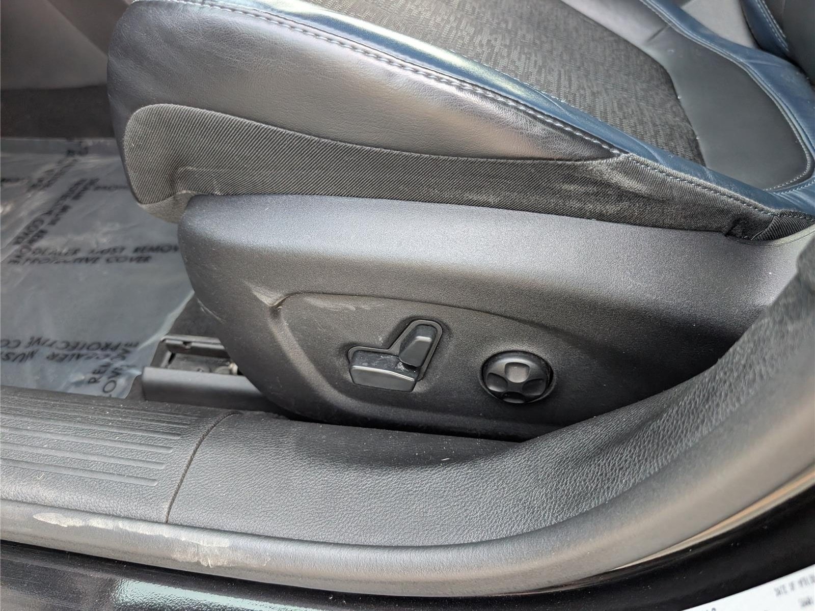 Used 2015 Chrysler 200 S w/ Navigation & Sound Group I FWD image 19