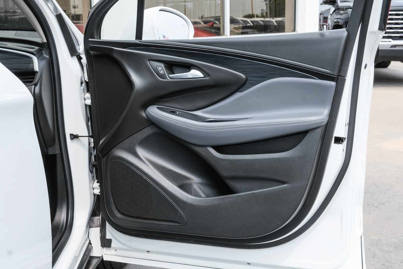 Used 2020 Buick Envision Essence FWD image 37