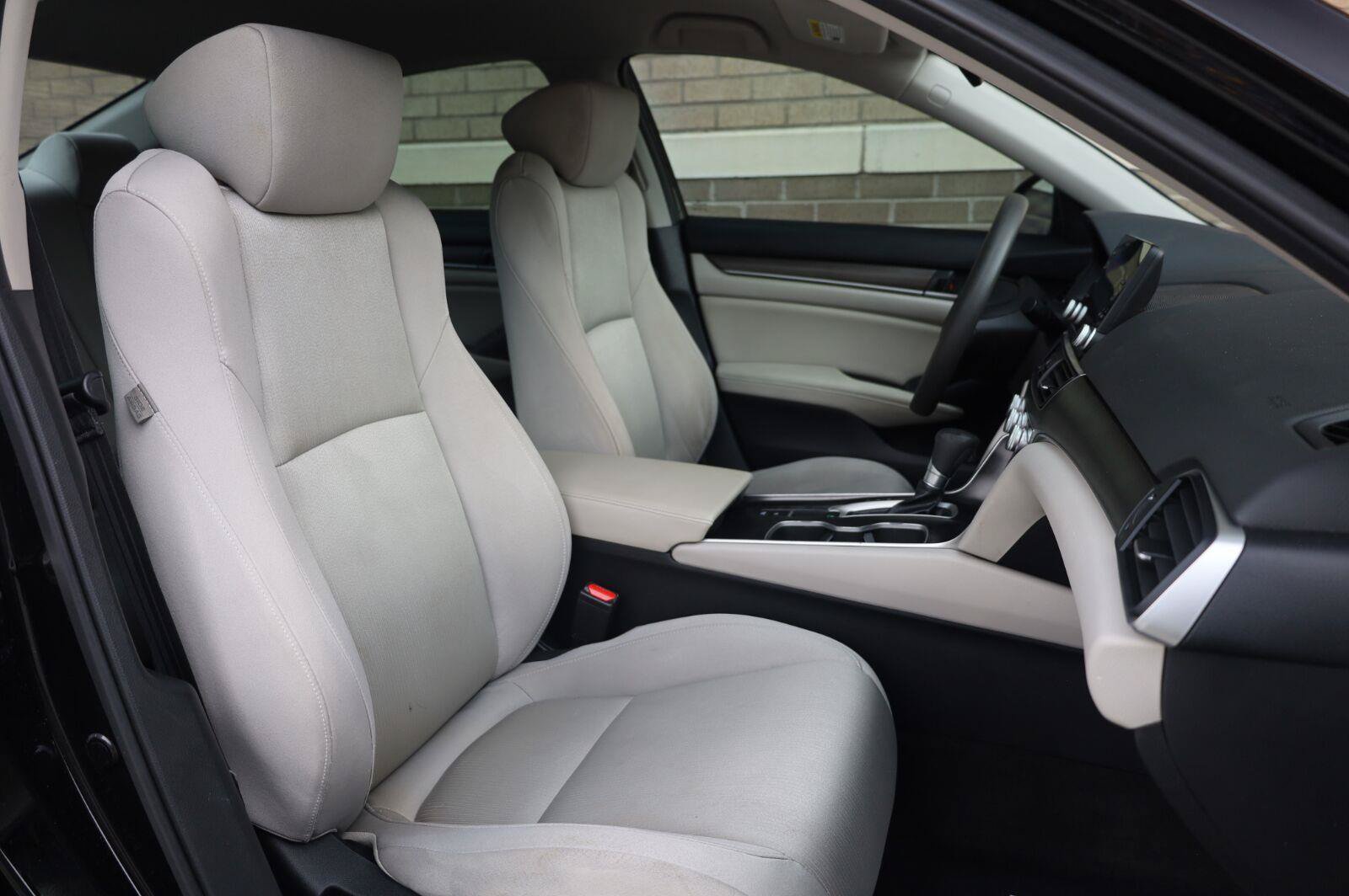 Used 2018 Honda Accord LX image 27