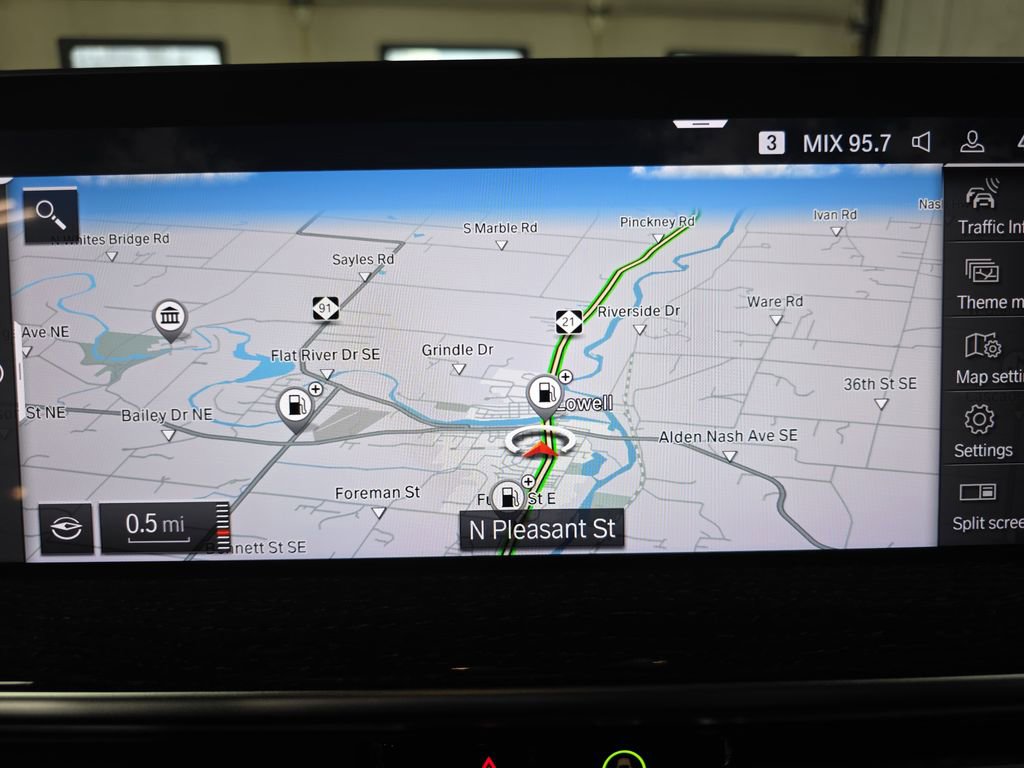 Used 2025 BMW X4 xDrive30i AWD/4WD image 25