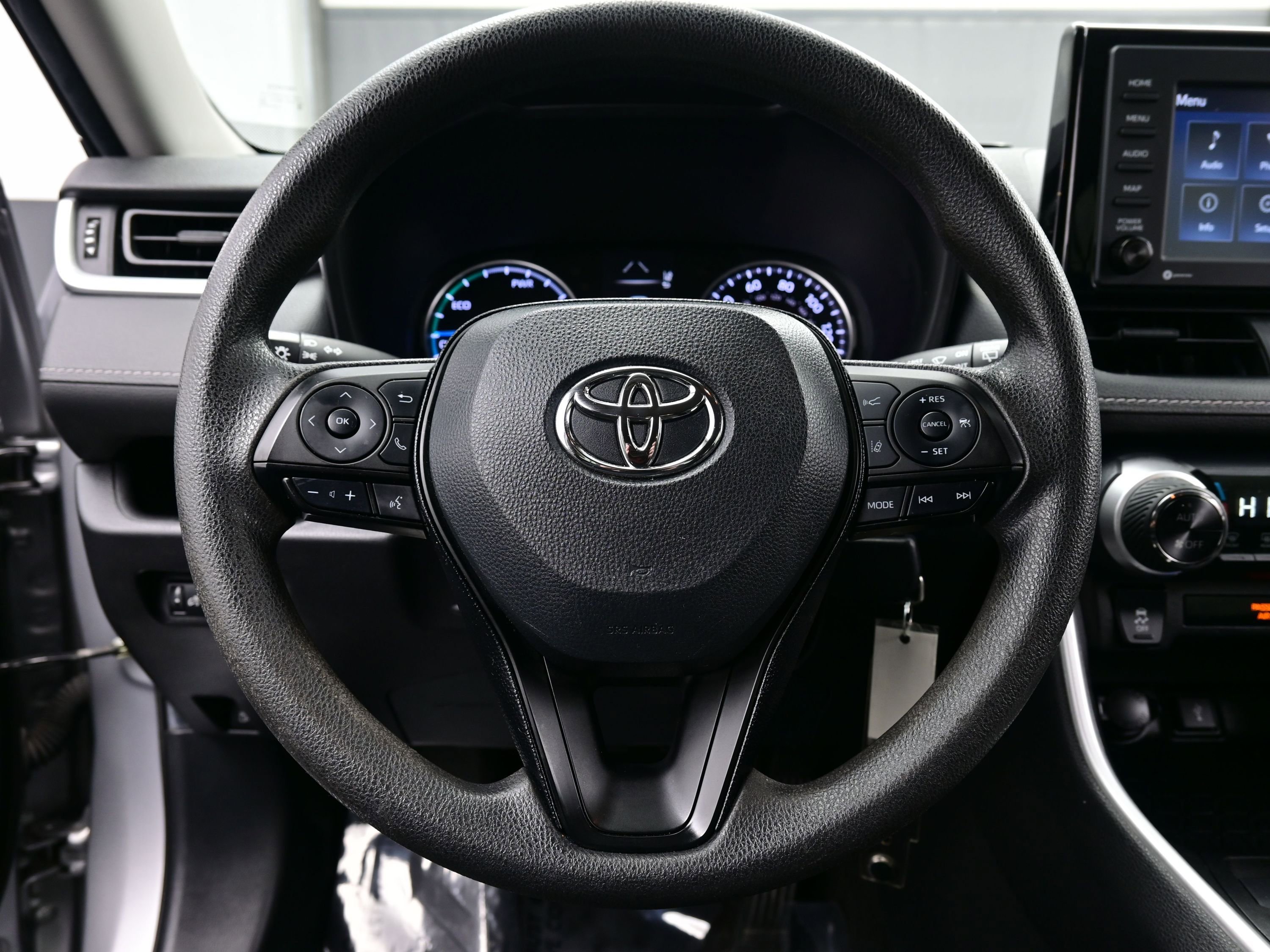 Used 2021 Toyota RAV4 LE image 22