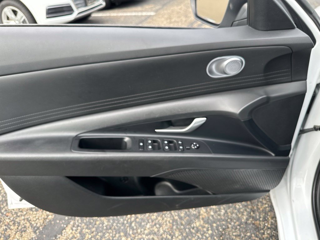 Used 2024 Hyundai Elantra SEL FWD image 35