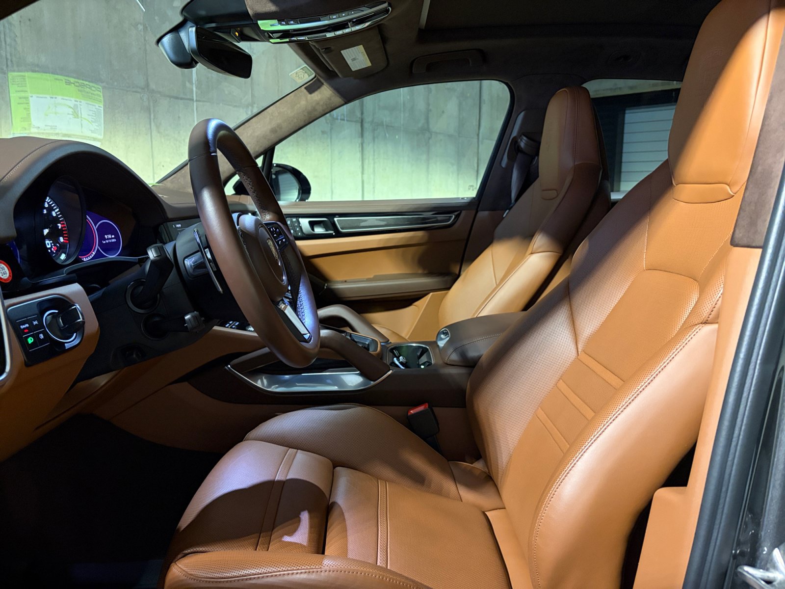 Certified 2023 Porsche Cayenne Turbo S AWD/4WD image 4