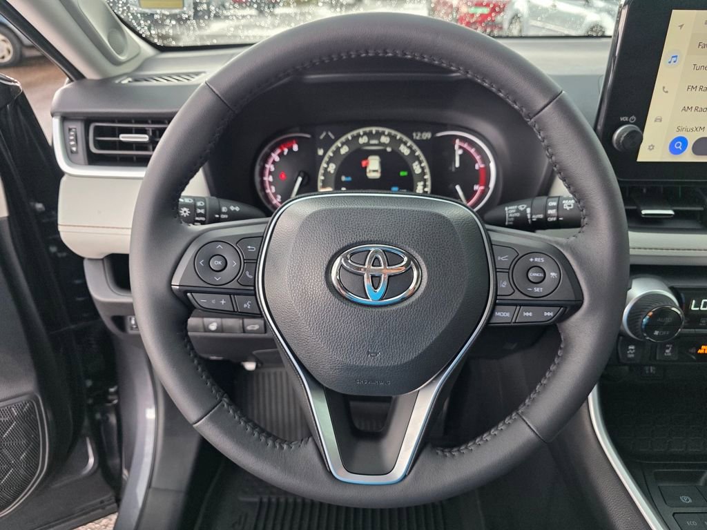 Used 2025 Toyota RAV4 XLE Premium image 12
