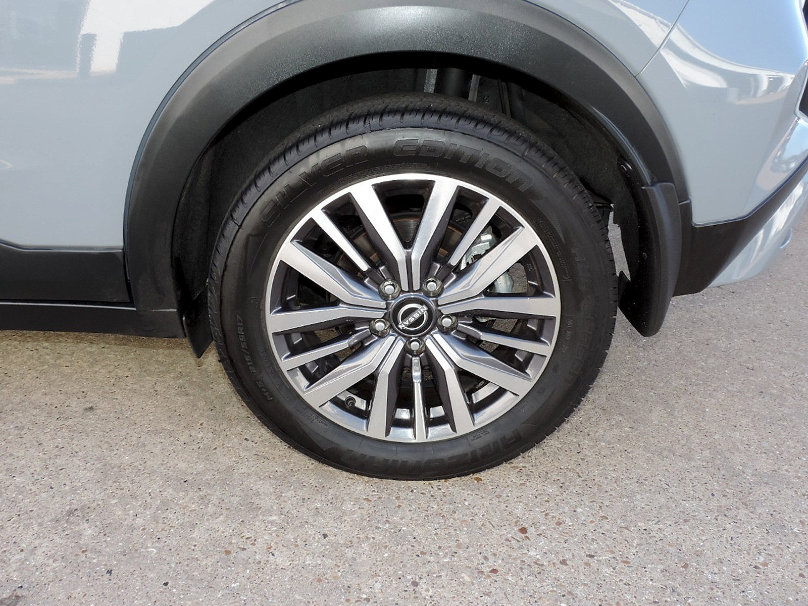 Used 2023 Nissan Kicks SV FWD image 9