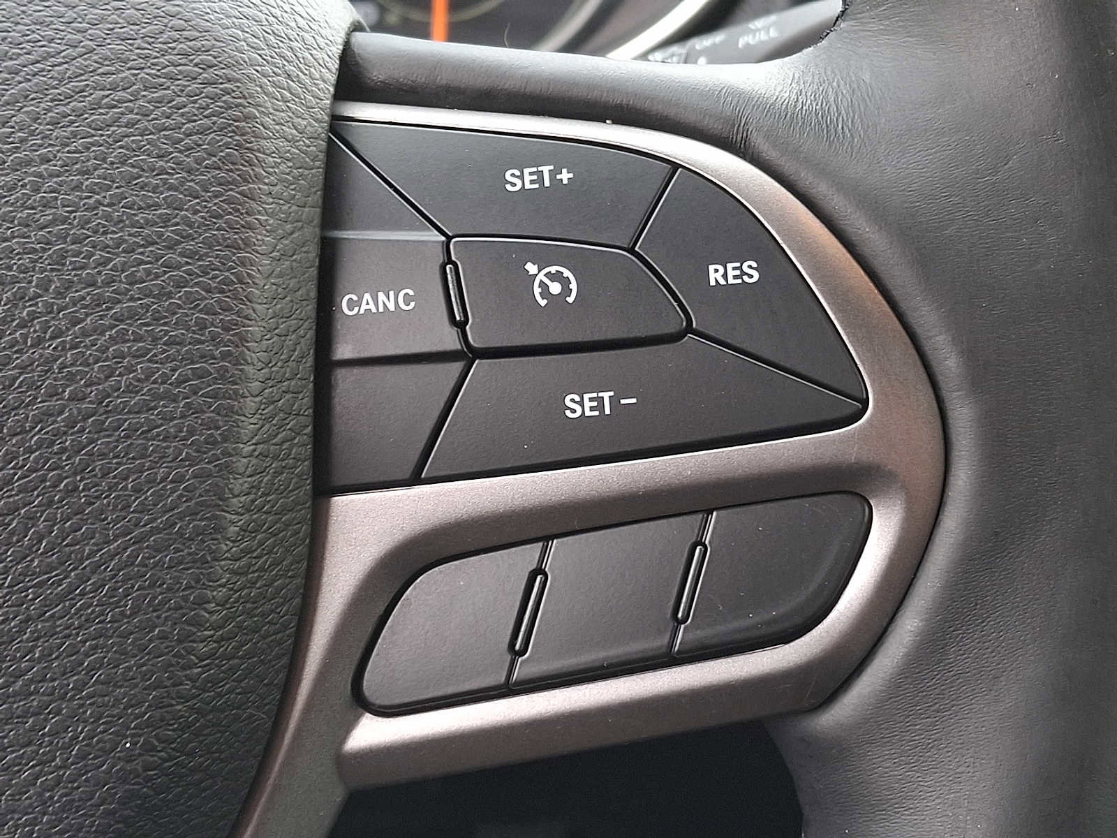 Used 2019 Jeep Cherokee Limited image 18