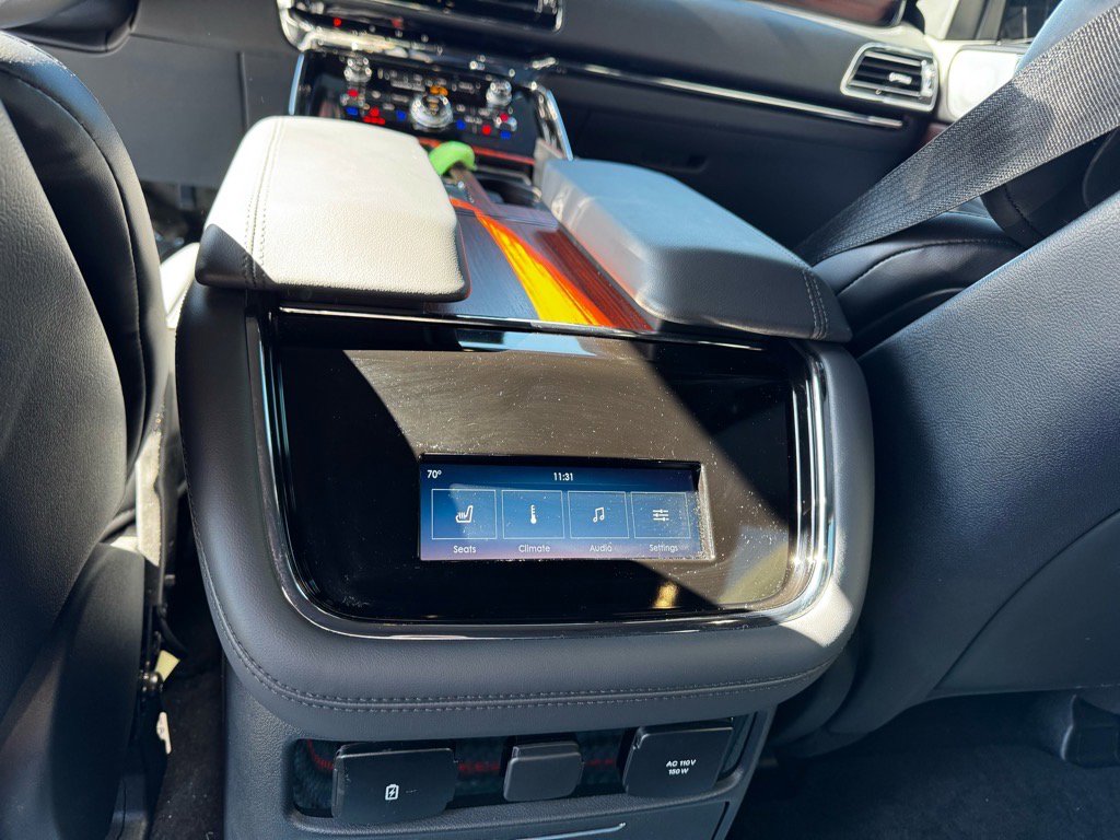 Used 2024 Lincoln Navigator L Reserve AWD/4WD image 12