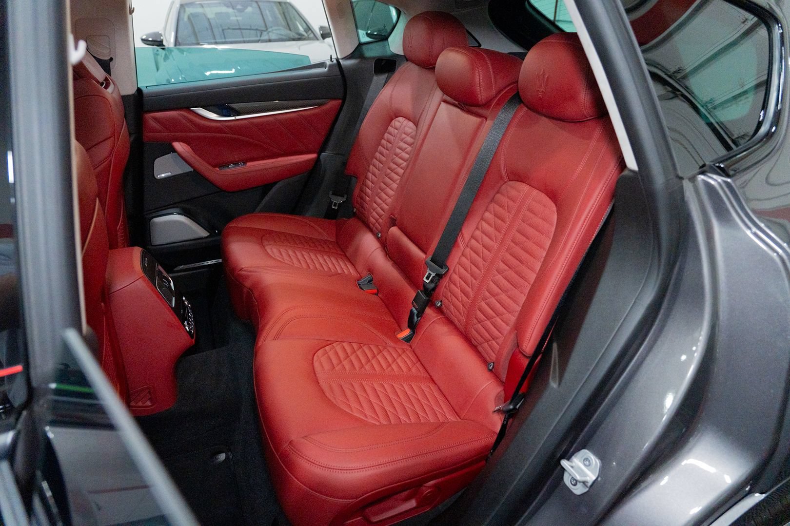 Used 2021 Maserati Levante Trofeo AWD/4WD image 28