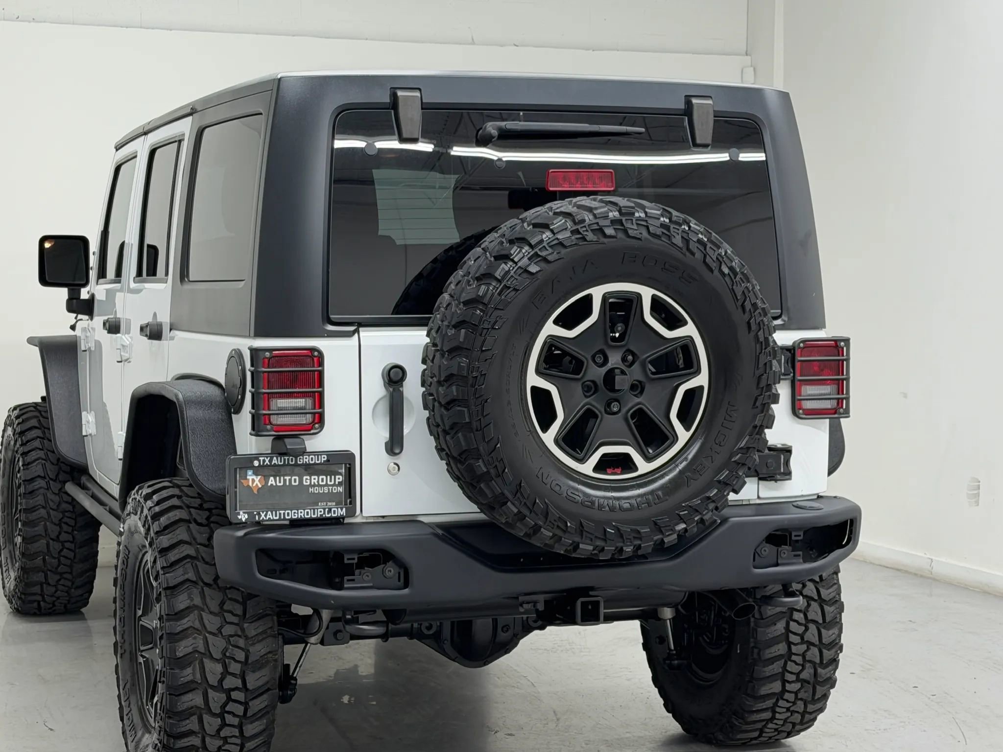 Used 2015 Jeep Wrangler Unlimited Rubicon AWD/4WD image 38