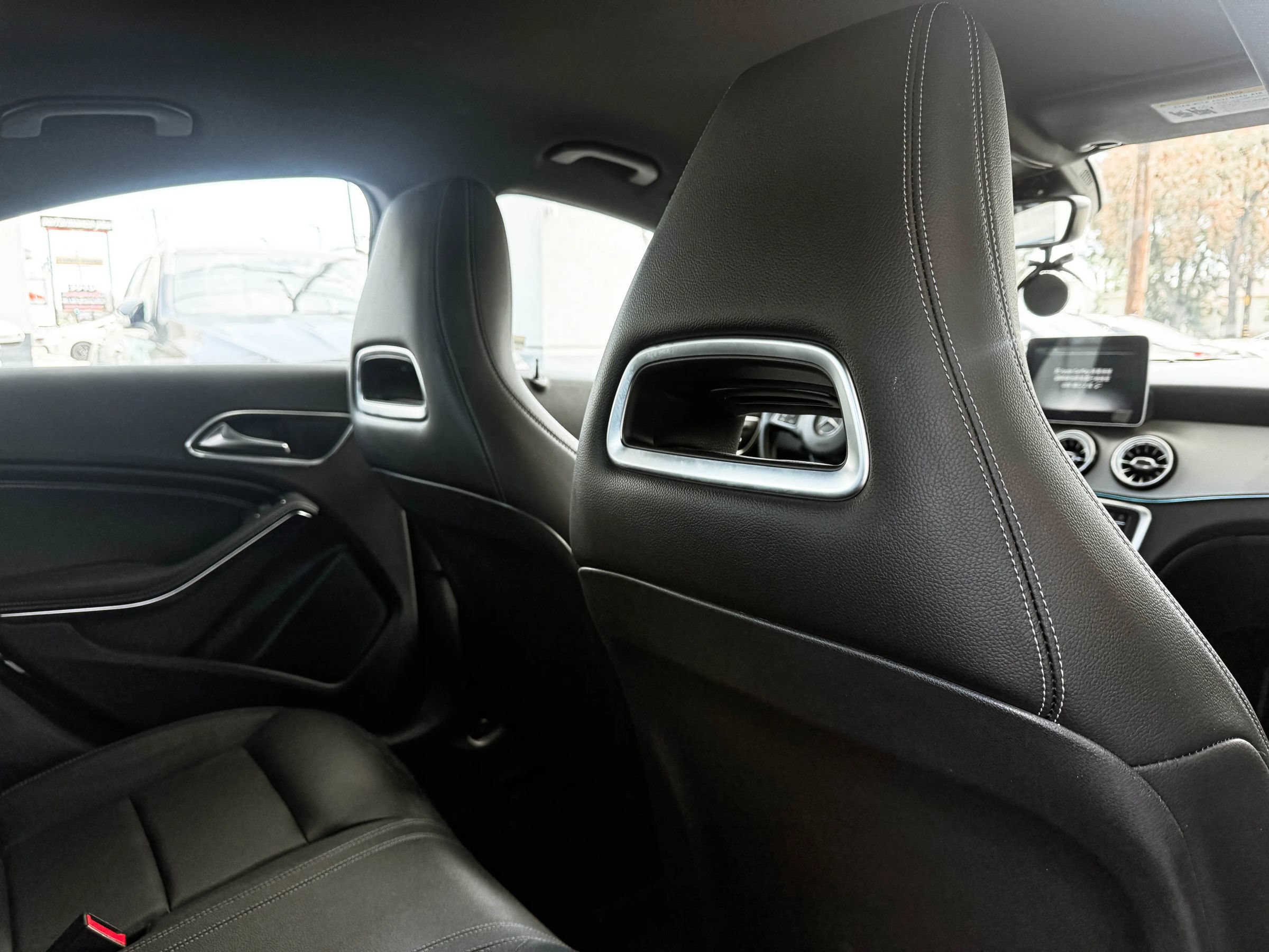 Used 2018 Mercedes-Benz CLA 250 image 28