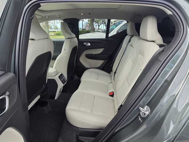 New 2026 Volvo XC40 B5 Plus w/ Protection Package Premier AWD/4WD image 15