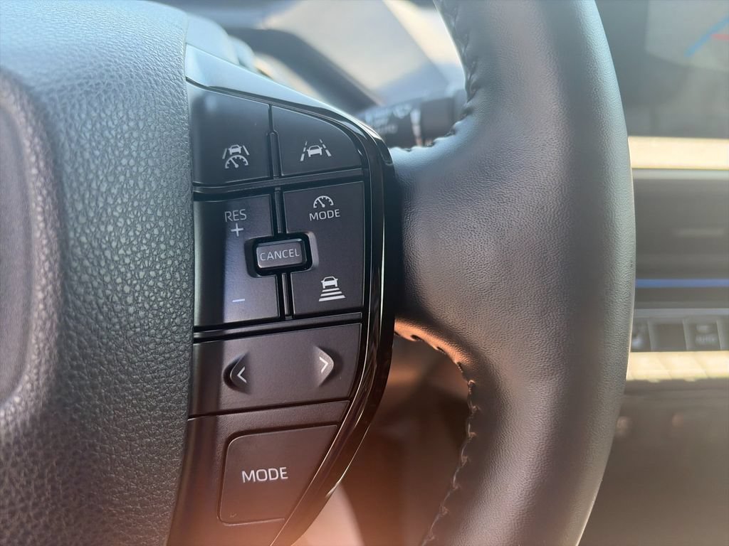 Used 2025 Toyota Prius AWD image 28