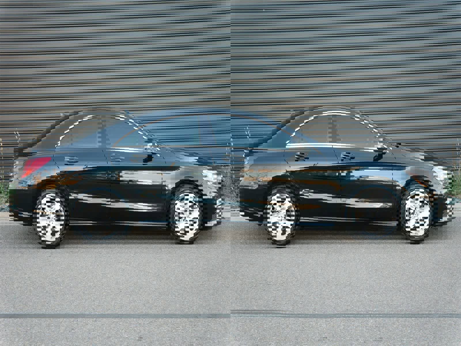 Used 2015 Mercedes-Benz CLA 250 4MATIC image 24