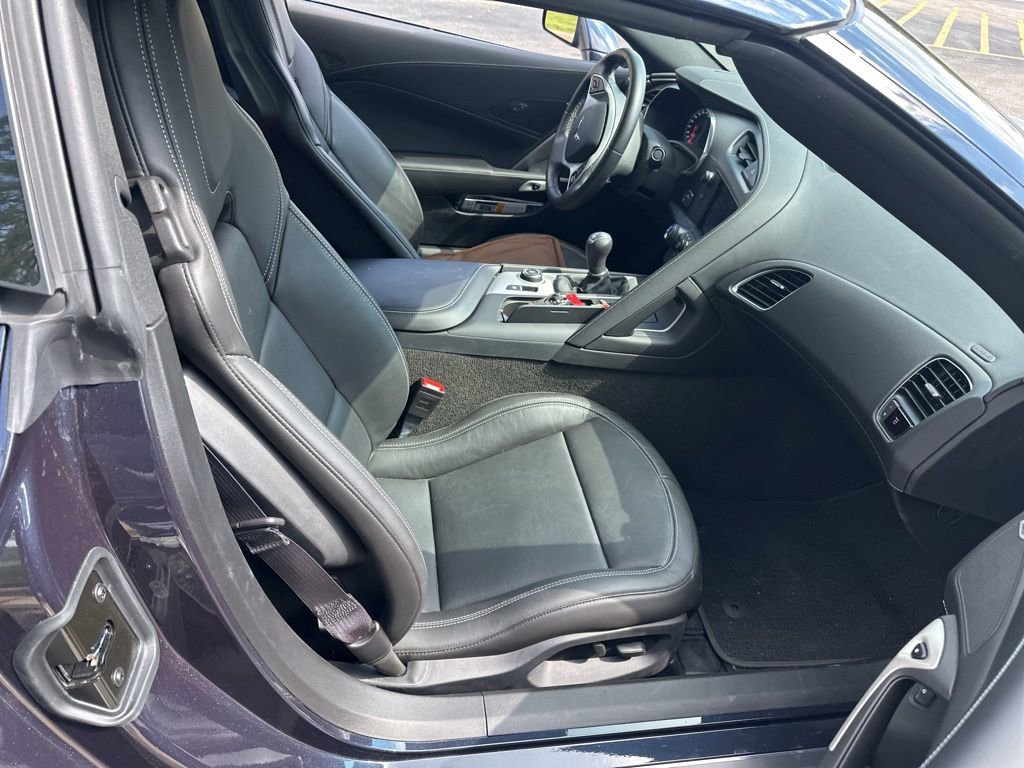 Used 2015 Chevrolet Corvette Stingray Coupe w/ Battery Protection Package RWD image 9