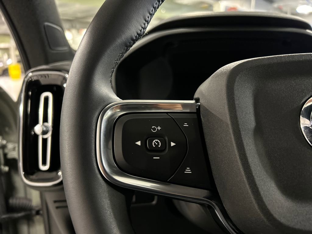 Certified 2024 Volvo C40 P8 Recharge Ultimate image 13