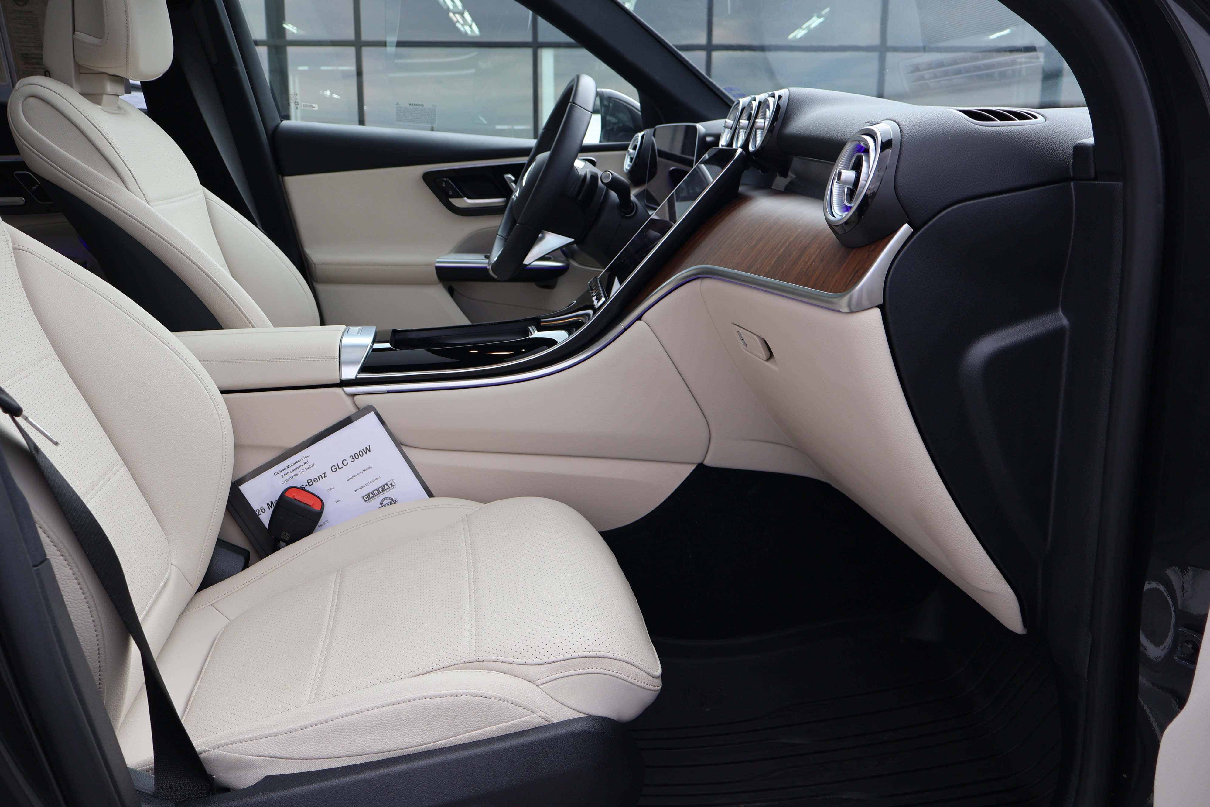 Used 2026 Mercedes-Benz GLC 300 image 29