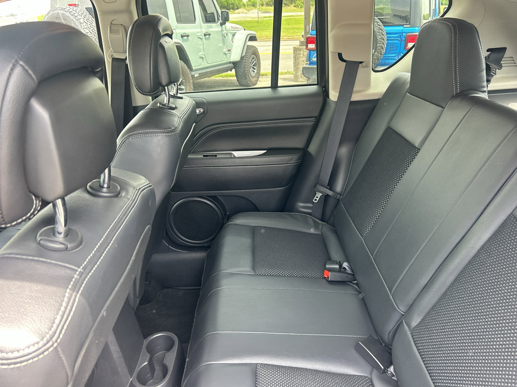 Used 2014 Jeep Compass Latitude FWD image 17