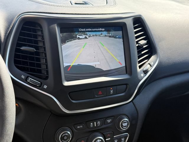 Used 2022 Jeep Cherokee Latitude Lux w/ Sun & Sound Group AWD/4WD image 18
