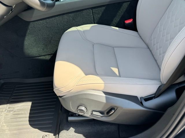 New 2026 Volvo XC60 B5 Plus w/ Climate Package image 15