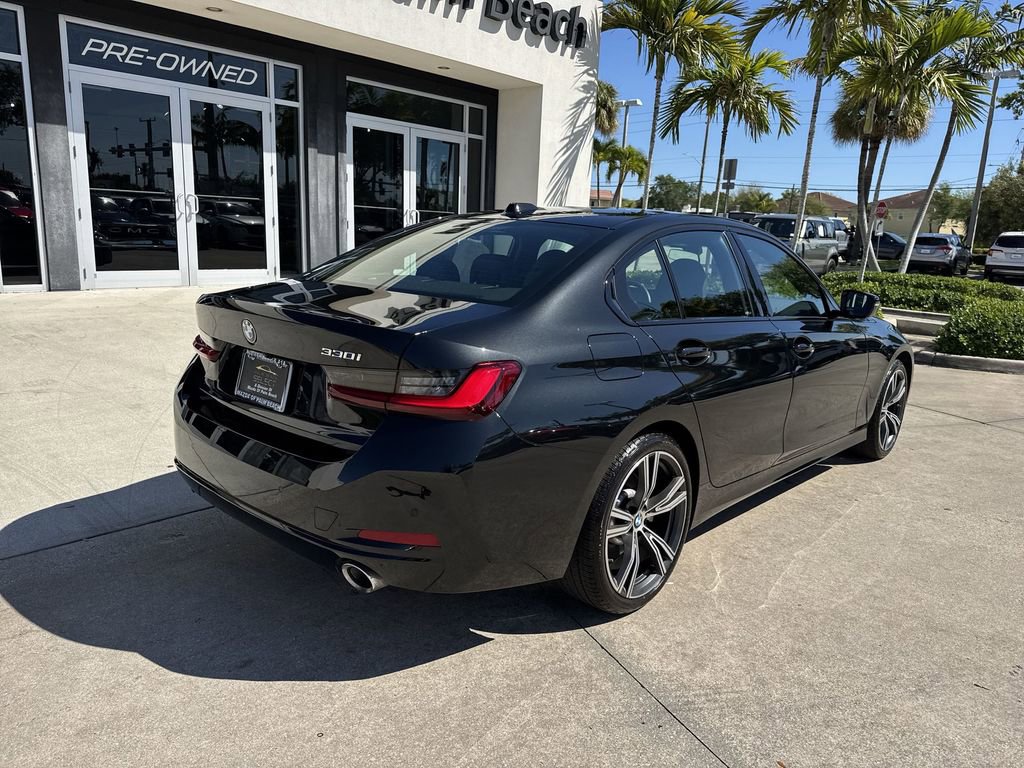 Used 2023 BMW 330i Sedan w/ Premium Package RWD image 3