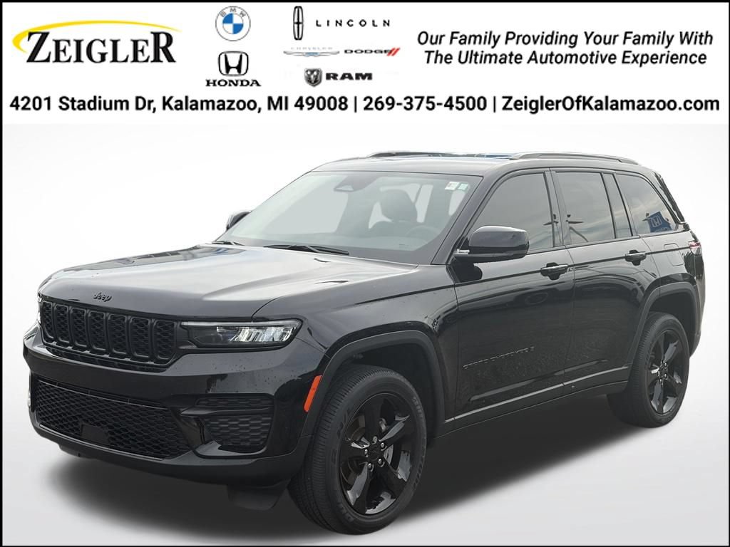 Used 2023 Jeep Grand Cherokee Altitude AWD/4WD image 1