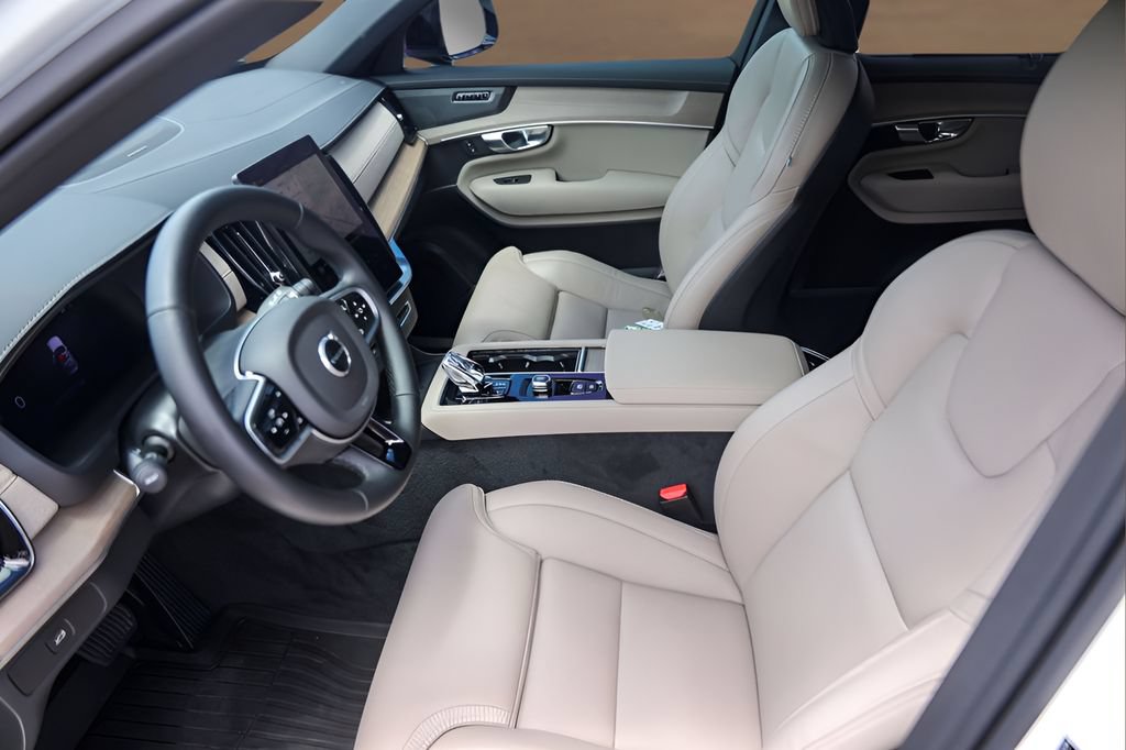 Used 2026 Volvo XC90 B6 Ultra w/ Protection Package Premier AWD/4WD image 9