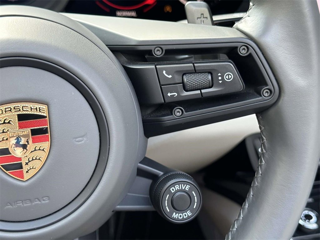 Used 2024 Porsche 911 Carrera image 19