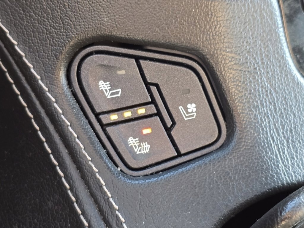 Used 2020 GMC Yukon XL Denali w/ Denali Ultimate Package image 5