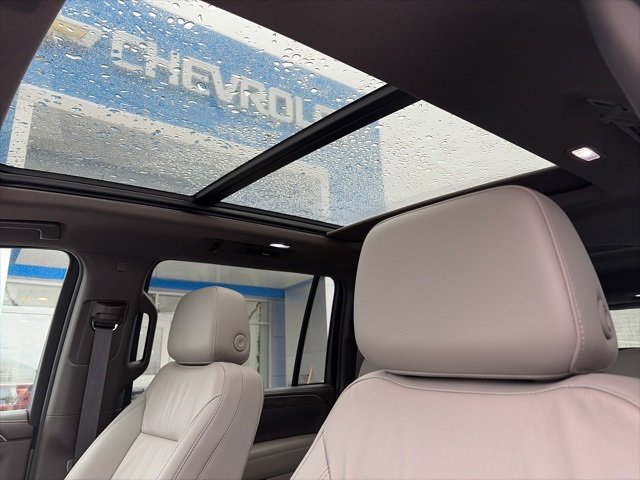 Used 2021 Chevrolet Suburban LT w/ LT Signature Package image 17