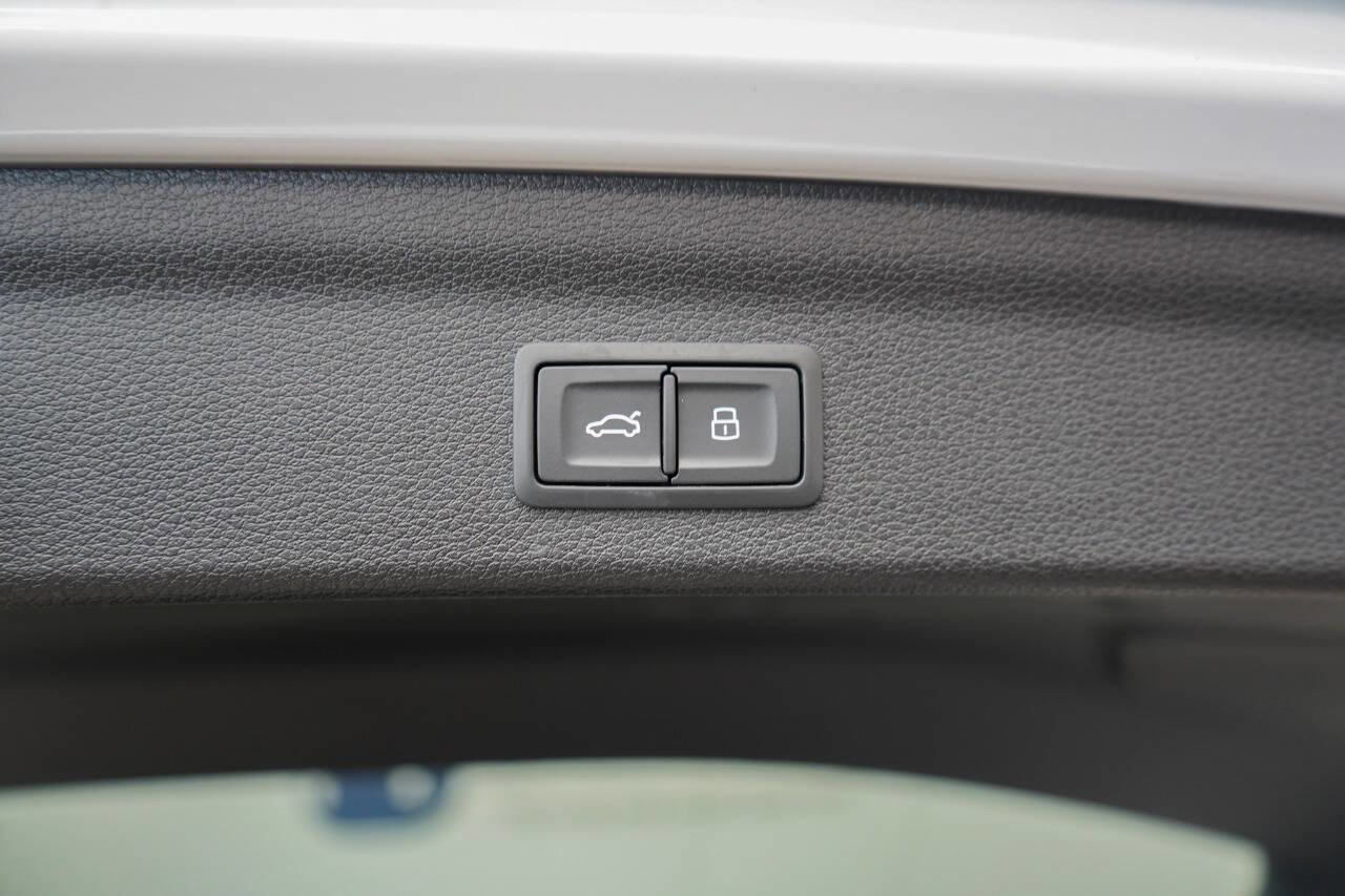 Used 2024 Audi Q3 2.0T Premium Plus w/ Premium Plus Package image 69